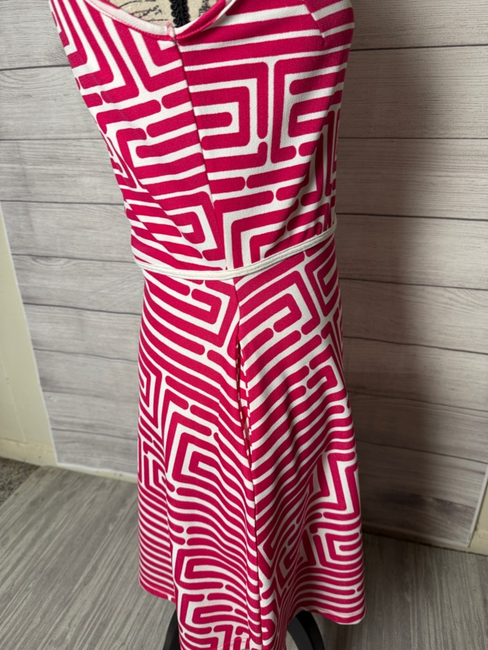 NWT Sleeveless Pink Geo-Print Zip Front Dress With Pockets Size Small - Picture 4 of 6